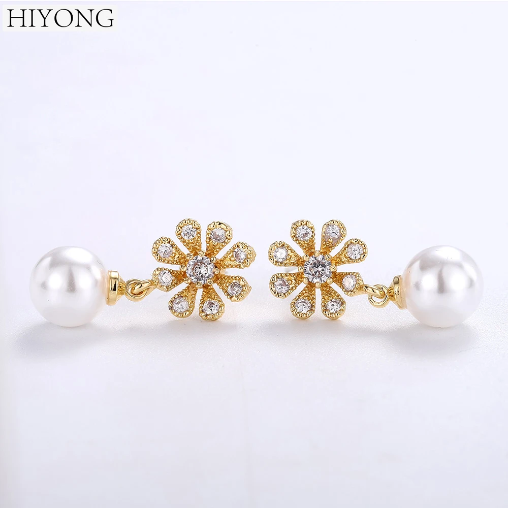 HIIYONG 2019 Spring Gold Color Eight-Petal Flower Stud Earring Korean style Fashion Design Pearl Earrings Best Gift for Women
HIIYONG 2019 Spring Gold Color Eight-Petal Flower Stud Earring Korean style Fashion Design Pearl Earrings Best Gift for Women