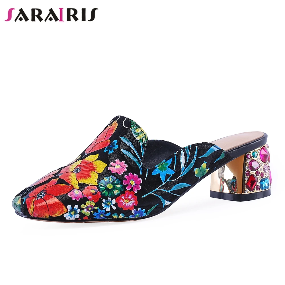 SARAIRIS 2019 Fashion Embroider Black Slip On Mules Summer Genuine Leather Shoes Slippers Women Shoes Woman Large Size 34-43
SARAIRIS 2019 Fashion Embroider Black Slip On Mules Summer Genuine Leather Shoes Slippers Women Shoes Woman Large Size 34-43