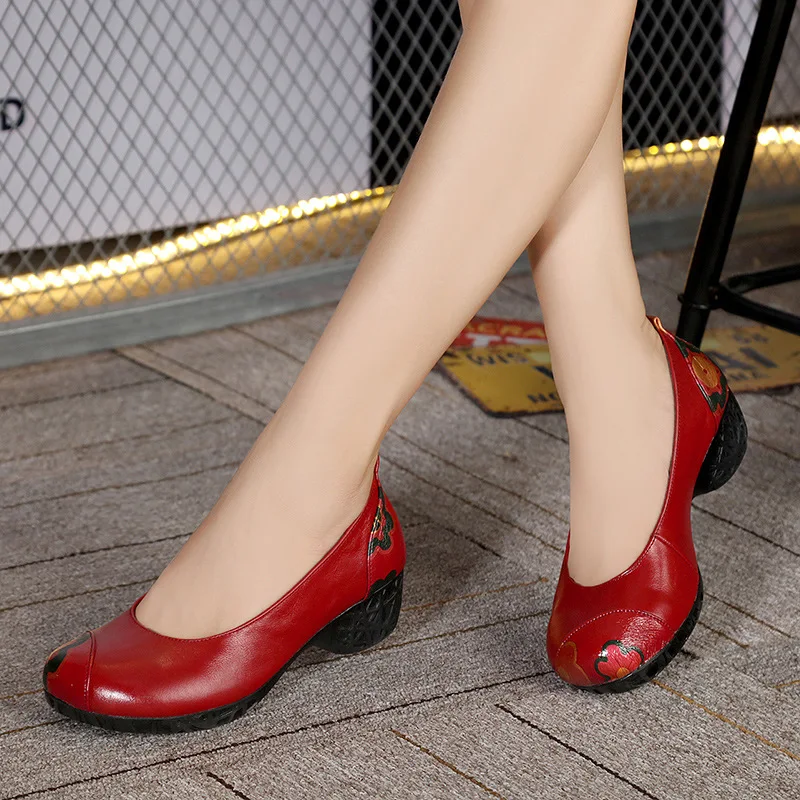 National wind casual mother shoes heels soft bottom leather pumps women middle-aged slip on ladies shoes spring and autumn
National wind casual mother shoes heels soft bottom leather pumps women middle-aged slip on ladies shoes spring and autumn
