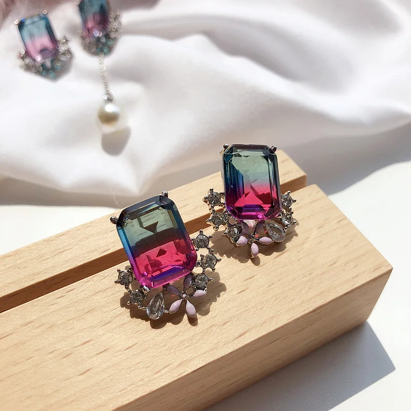 S925 Square Vintage Long Stud Earrings for Women Ssilver needle Pin Fashion Jewelry Gradient Colorful Big Water Crystal Pearl
S925 Square Vintage Long Stud Earrings for Women Ssilver needle Pin Fashion Jewelry Gradient Colorful Big Water Crystal Pearl