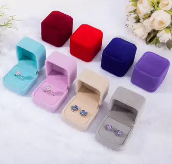 High-grade flannelette rings box jewelry box 5*4.5*4 cm couple Trinket box ear nail box
High-grade flannelette rings box jewelry box 5*4.5*4 cm couple Trinket box ear nail box