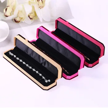 100pcs/lot High-grade Velvet Jewelry Box Pendant Necklace Bracelet boxes Korea flannel long chain Box Jewelry Packing Storage
100pcs/lot High-grade Velvet Jewelry Box Pendant Necklace Bracelet boxes Korea flannel long chain Box Jewelry Packing Storage
