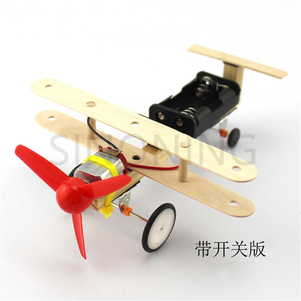 Wind power small aircraft taxiing airplane student hand makers make DIY air science experiment
Wind power small aircraft taxiing airplane student hand makers make DIY air science experiment