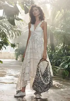 Fashion Sexy Women Embroidery Lace Spaghetti Strap V-neck Backless Hollow Out Long Dress Celebrity Body Con Dresses wholesale
Fashion Sexy Women Embroidery Lace Spaghetti Strap V-neck Backless Hollow Out Long Dress Celebrity Body Con Dresses wholesale