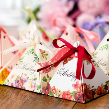 7.5 cm Pyamids Flower Printing Wedding Candy Box Paperboard Chocolate Packaging with Ribbon and Card 6 Colors 100pcs/lot Dec268
7.5 cm Pyamids Flower Printing Wedding Candy Box Paperboard Chocolate Packaging with Ribbon and Card 6 Colors 100pcs/lot Dec268
