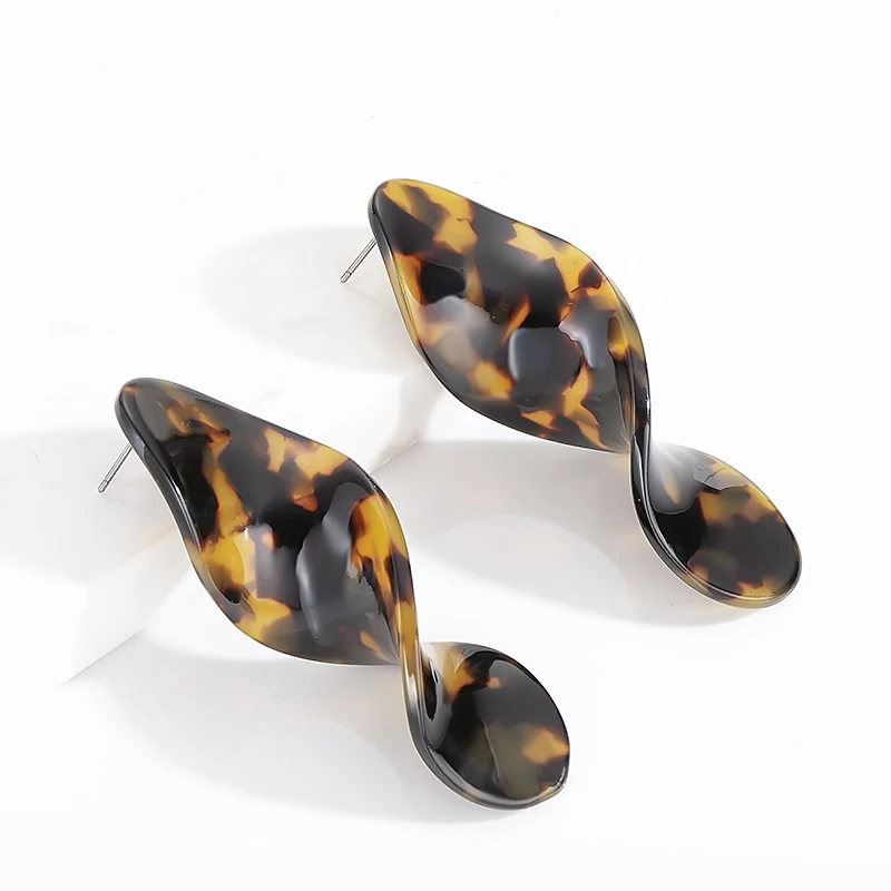 New Leopard Print Acetate Drop Earrings For Women Bohemian Charm Rotate Twisted Statement Earrings Fashion Jewelry pendientes
New Leopard Print Acetate Drop Earrings For Women Bohemian Charm Rotate Twisted Statement Earrings Fashion Jewelry pendientes