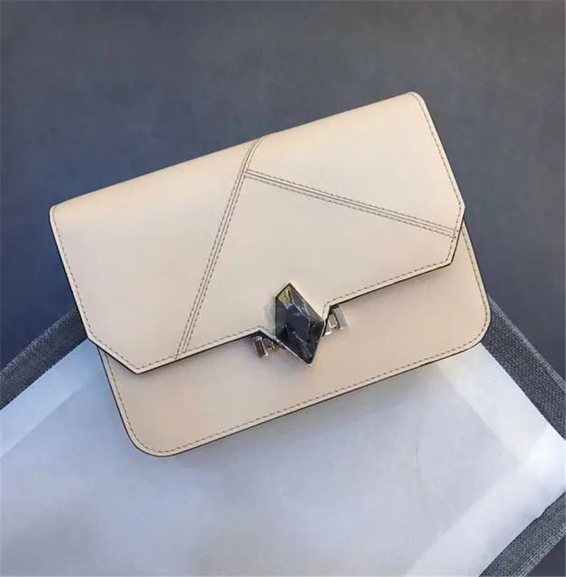 Mini Shoulder Diamonds Lock Bag Korean Version Fashion Simplicity Retro Style Summer Female 2019 New Style Hand Small Bag
Mini Shoulder Diamonds Lock Bag Korean Version Fashion Simplicity Retro Style Summer Female 2019 New Style Hand Small Bag