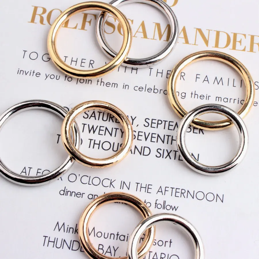 30PCS/lot New Fashion Jewelry Gold/Silver Color Zinc Alloy Jewelry Necklace Pendants Round Circle Charm Pendant
30PCS/lot New Fashion Jewelry Gold/Silver Color Zinc Alloy Jewelry Necklace Pendants Round Circle Charm Pendant