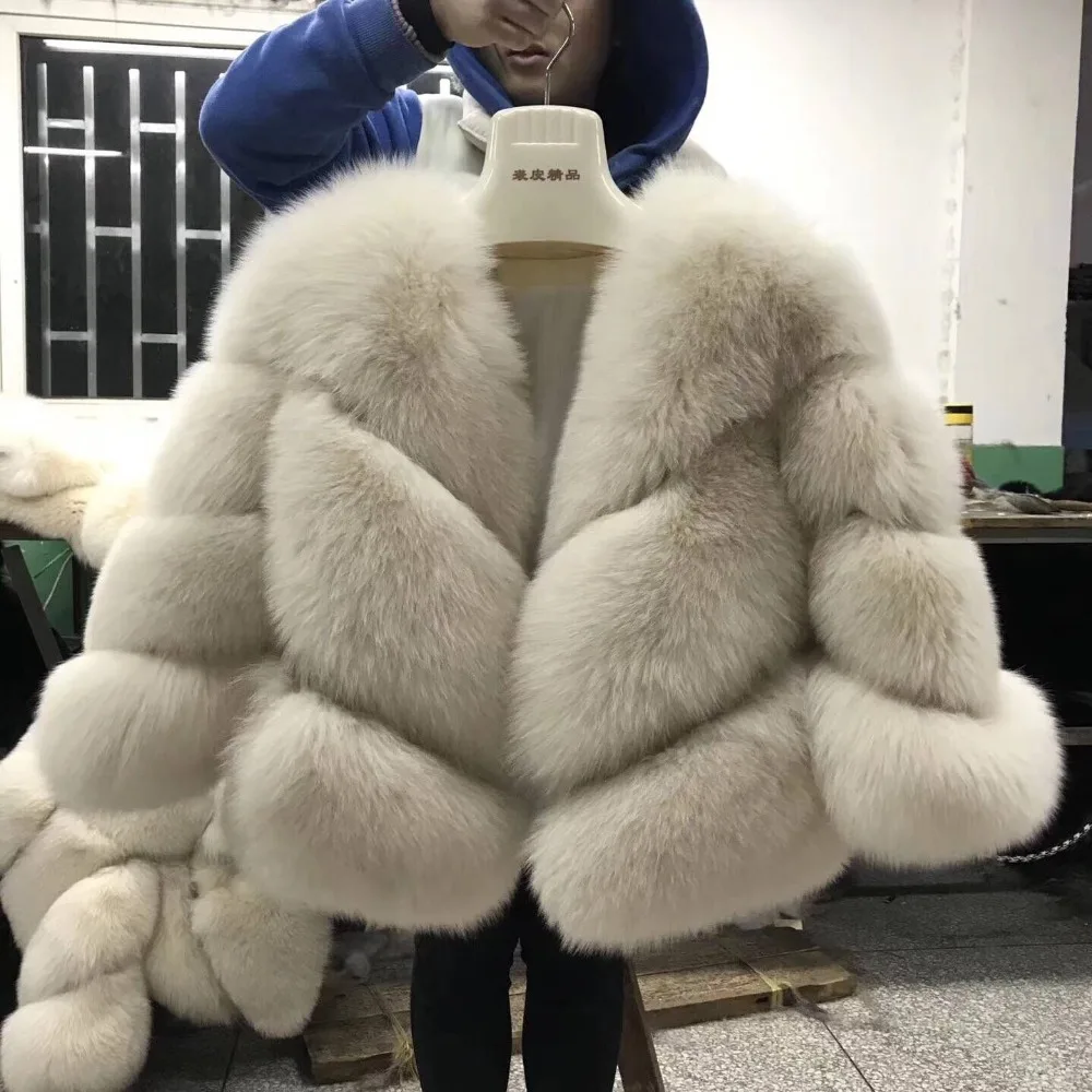 FURSARCAR 2019 New Real Fur Jacket Women Winter Fox Fur Coats Luxury Warm Fashion Twill Design Short Genuine Natural Fur Jacket
FURSARCAR 2019 New Real Fur Jacket Women Winter Fox Fur Coats Luxury Warm Fashion Twill Design Short Genuine Natural Fur Jacket