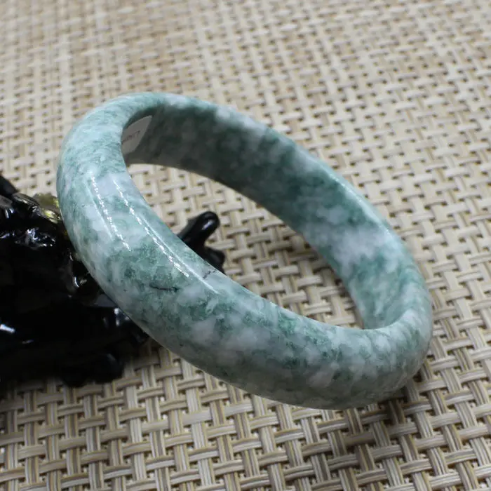 61mm Certified Grade "A" Natural Green Jadeite Jade Gems Bracelet Bangle 3498 10.20 40
61mm Certified Grade "A" Natural Green Jadeite Jade Gems Bracelet Bangle 3498 10.20 40
