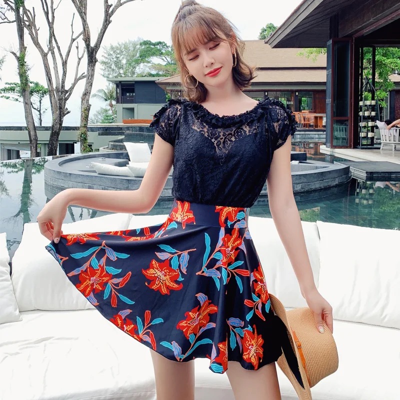 Sexy Women One Piece Swimsuit 2019 Black Hollow Bathing Suit Summer Red Big Floral Print Swimming Suit Lady Fashion Beachwear
Sexy Women One Piece Swimsuit 2019 Black Hollow Bathing Suit Summer Red Big Floral Print Swimming Suit Lady Fashion Beachwear