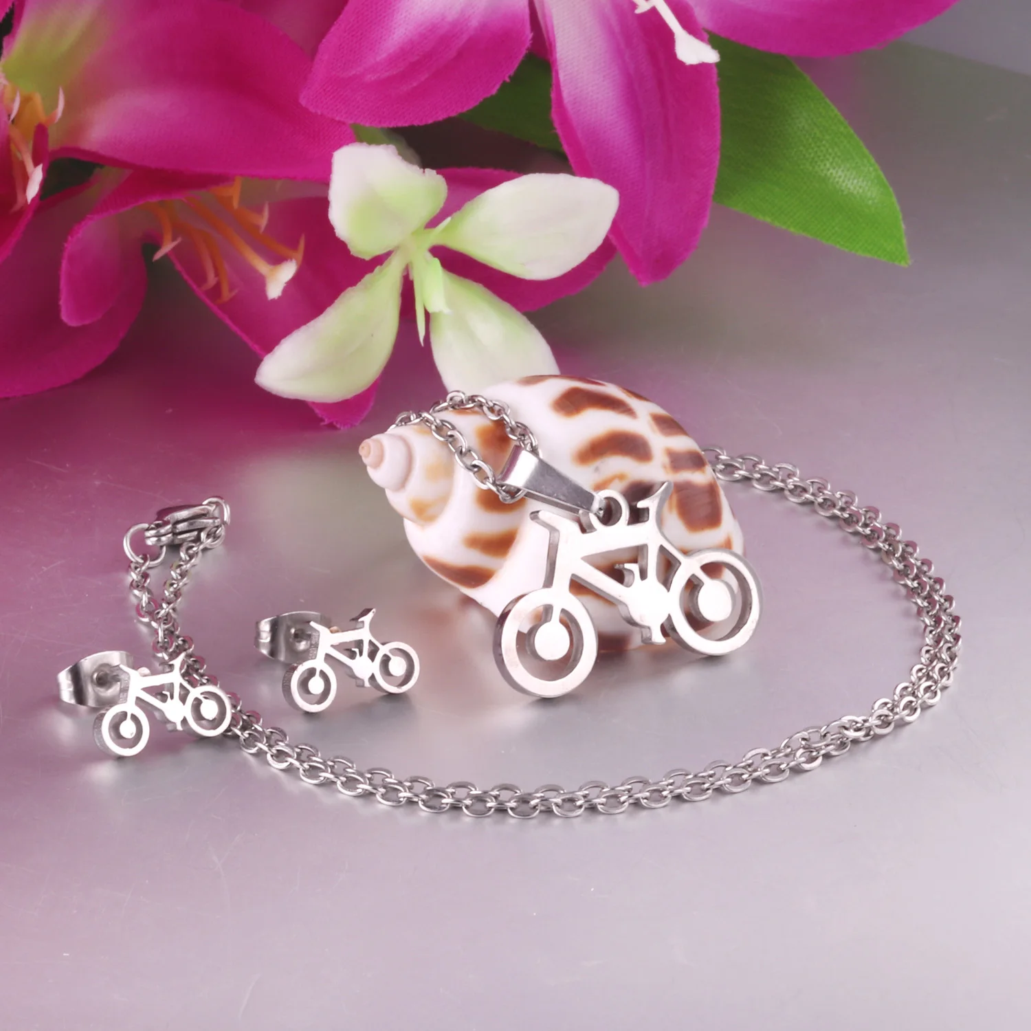 Cycolinks Bike Necklace Cuff-link Set
