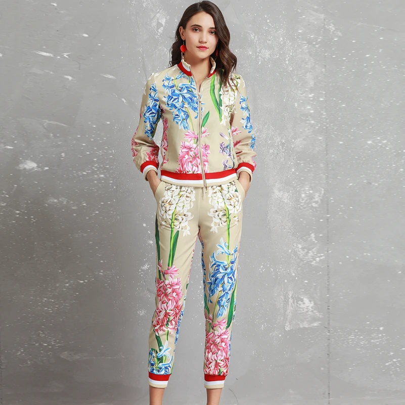 High quality 2019 new fashion designer sports suit set Women's Long Sleeve Zip Jacket and Vintage Print Pants 2 Piece Set
High quality 2019 new fashion designer sports suit set Women's Long Sleeve Zip Jacket and Vintage Print Pants 2 Piece Set