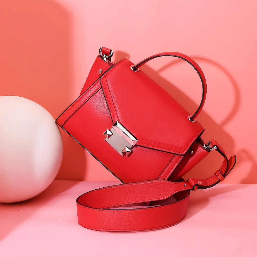 Luxury 2019 New Casual Genuine Leather Women Shoulder Bags Messenger Bag Designer Female Crossbody Bag Handbags red
Luxury 2019 New Casual Genuine Leather Women Shoulder Bags Messenger Bag Designer Female Crossbody Bag Handbags red
