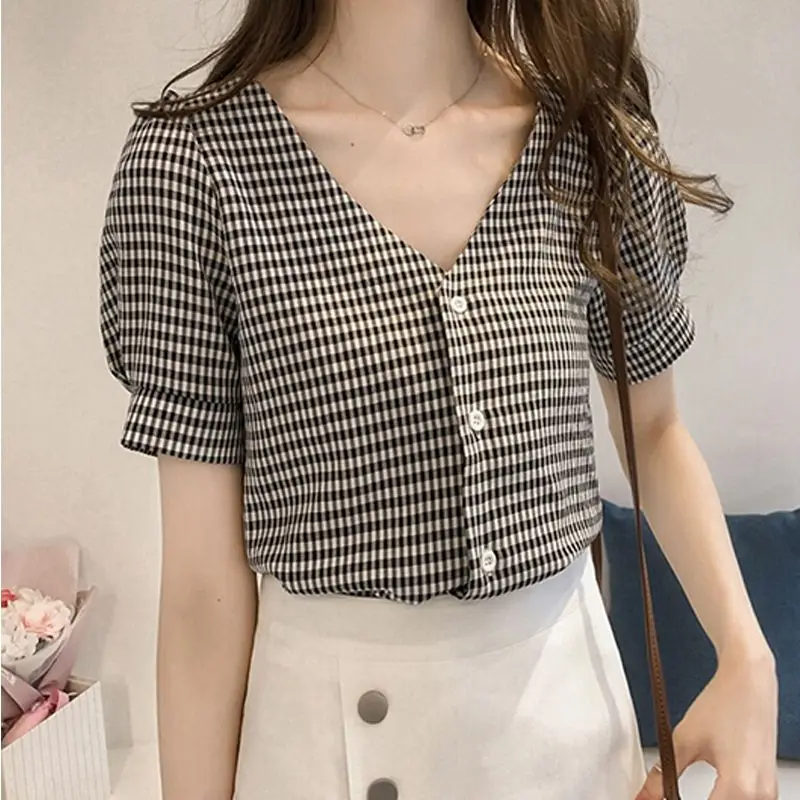 Рубашка женская с коротким рукавом и треугольным вырезом в Корейском стиле 2018 |