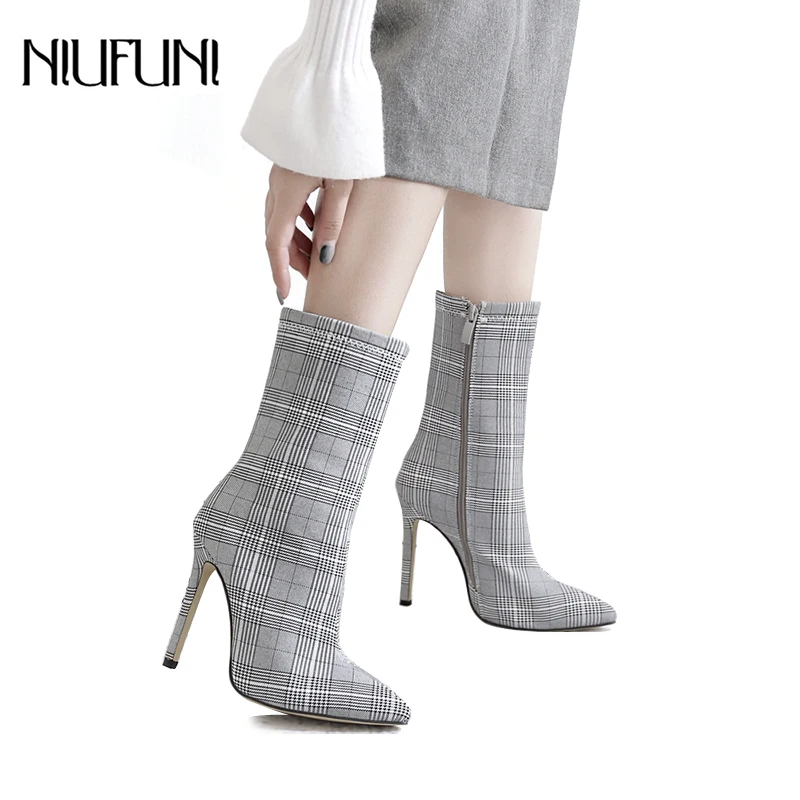 Plus Size 42 Fashion Ankle Boots Women Shoes Plaid Pointed Toe Thin High Heels Bootas Mujer Female Short Boots Size Zipper Shoes
Plus Size 42 Fashion Ankle Boots Women Shoes Plaid Pointed Toe Thin High Heels Bootas Mujer Female Short Boots Size Zipper Shoes