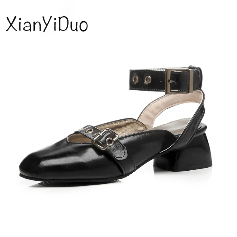 Xianyiduo 2018 Summer Women's Shoes rivet Metal Decoration med heels Ankle-Wrap Adult Sandals big large plus size 34-48 /76-3 
Xianyiduo 2018 Summer Women's Shoes rivet Metal Decoration med heels Ankle-Wrap Adult Sandals big large plus size 34-48 /76-3