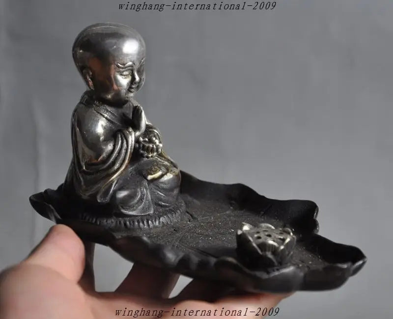 Crafts statue Old Chinese Buddhism Bronze Silver Pray Monk Buddha Statue Incense burner Censer halloween
Crafts statue Old Chinese Buddhism Bronze Silver Pray Monk Buddha Statue Incense burner Censer halloween