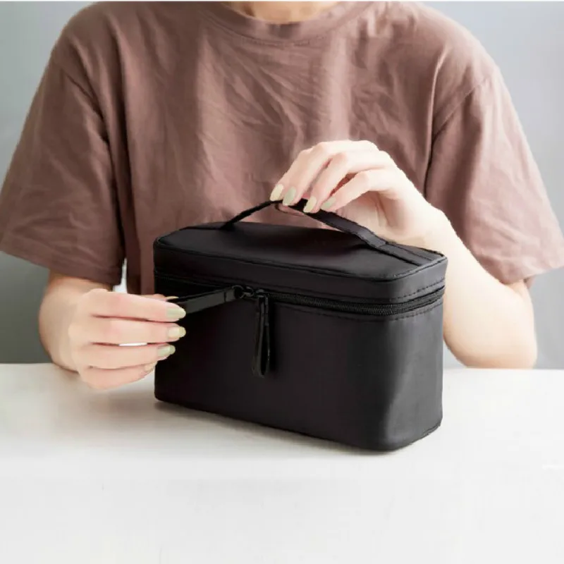 Fashion Large-capacity Portable Makeup Bag Professional Brushes Cosmetic Bag Double Zipper Makeup Case Travel Wash Storage Bag
Fashion Large-capacity Portable Makeup Bag Professional Brushes Cosmetic Bag Double Zipper Makeup Case Travel Wash Storage Bag