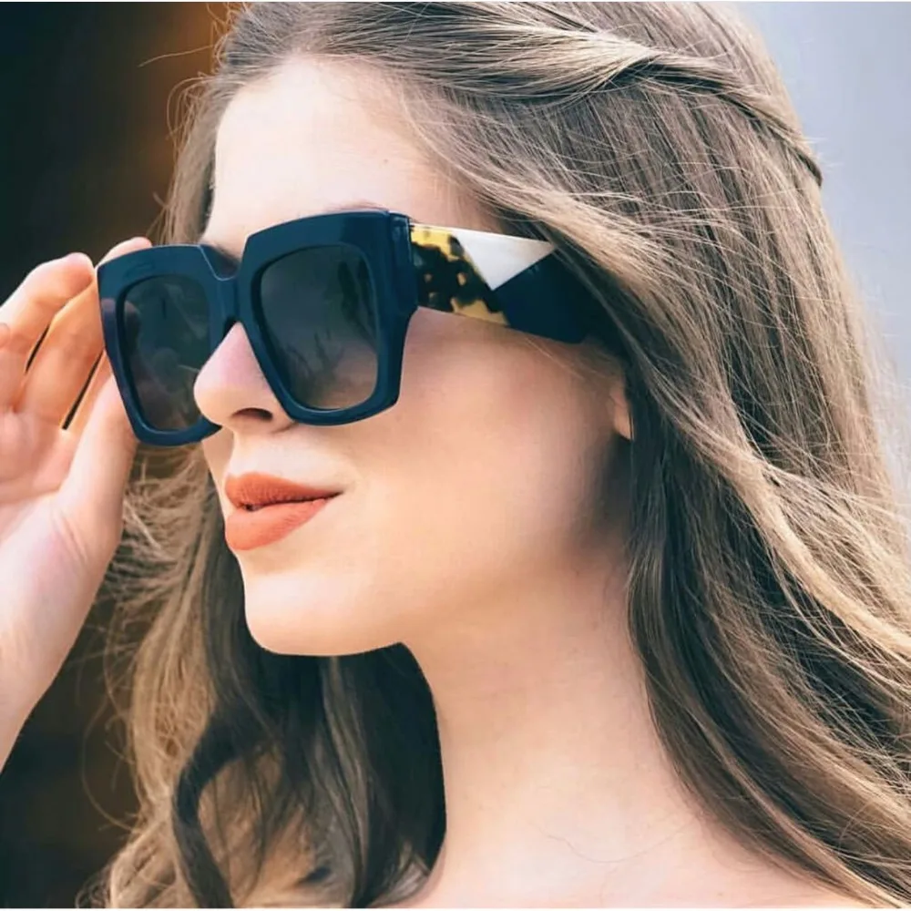 VCKA New Brand Designer Fashion Women Sunglasses Square Oversize Female Flat Top Vintage Sun Glasses Eyewear Oculos de sol
VCKA New Brand Designer Fashion Women Sunglasses Square Oversize Female Flat Top Vintage Sun Glasses Eyewear Oculos de sol