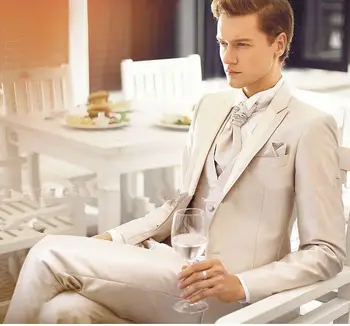 2017 Custom Peak Collar England Style Gentlemen Suits Mens Wedding Party Blazer Slim Fit Groom Men Tuxedos(Jacket+Pant+Vest+Tie)
2017 Custom Peak Collar England Style Gentlemen Suits Mens Wedding Party Blazer Slim Fit Groom Men Tuxedos(Jacket+Pant+Vest+Tie)