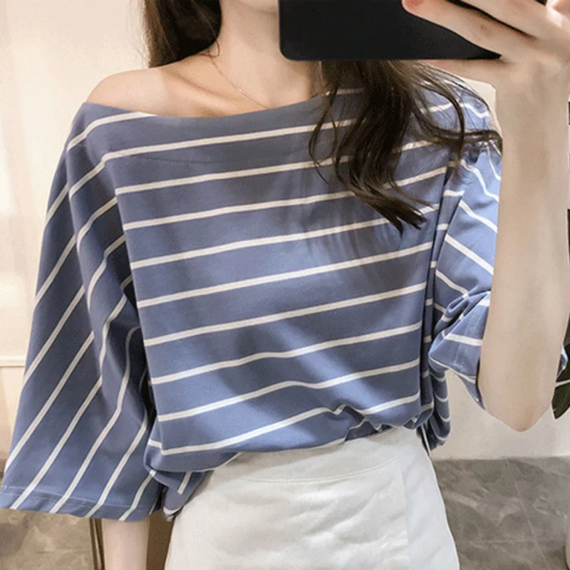 2019 Women Fashion Popular Striped Pattern Mid-sleeve T-Shirt Simple Casual Slash Neck Off-shoulder Women's T-Shirt
2019 Women Fashion Popular Striped Pattern Mid-sleeve T-Shirt Simple Casual Slash Neck Off-shoulder Women's T-Shirt