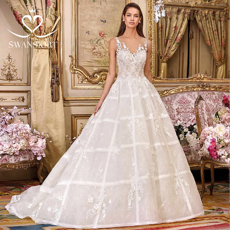Swanskirt Appliques Lace Ball Gown Wedding Dress 2019 Sweetheart Sleeveless Princess Bridal gown Plus size Vestido De Noiva U111
Swanskirt Appliques Lace Ball Gown Wedding Dress 2019 Sweetheart Sleeveless Princess Bridal gown Plus size Vestido De Noiva U111