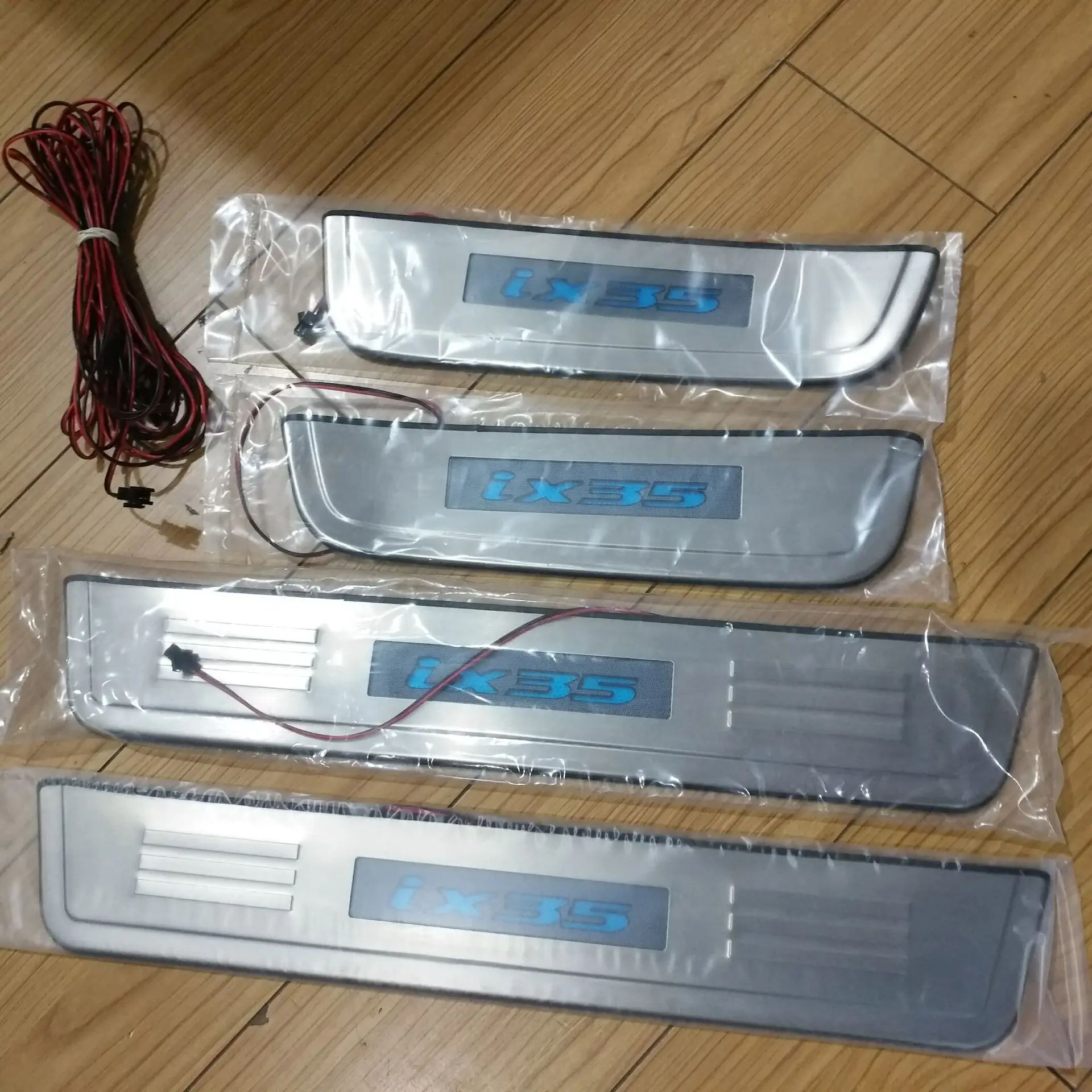 High quality stainless steel LED light welcome pedal cold light door FOR Hyundai IX35 ix45 TUCSON Car accessories
High quality stainless steel LED light welcome pedal cold light door FOR Hyundai IX35 ix45 TUCSON Car accessories