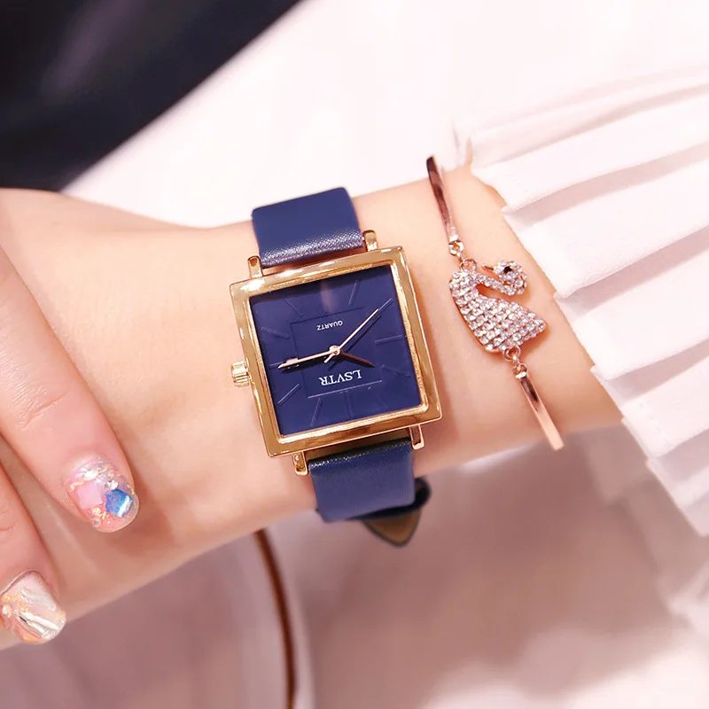 The same paragraph vibrato explosion girl temperament square watch casual fashion rose gold fashion girl table student table
The same paragraph vibrato explosion girl temperament square watch casual fashion rose gold fashion girl table student table