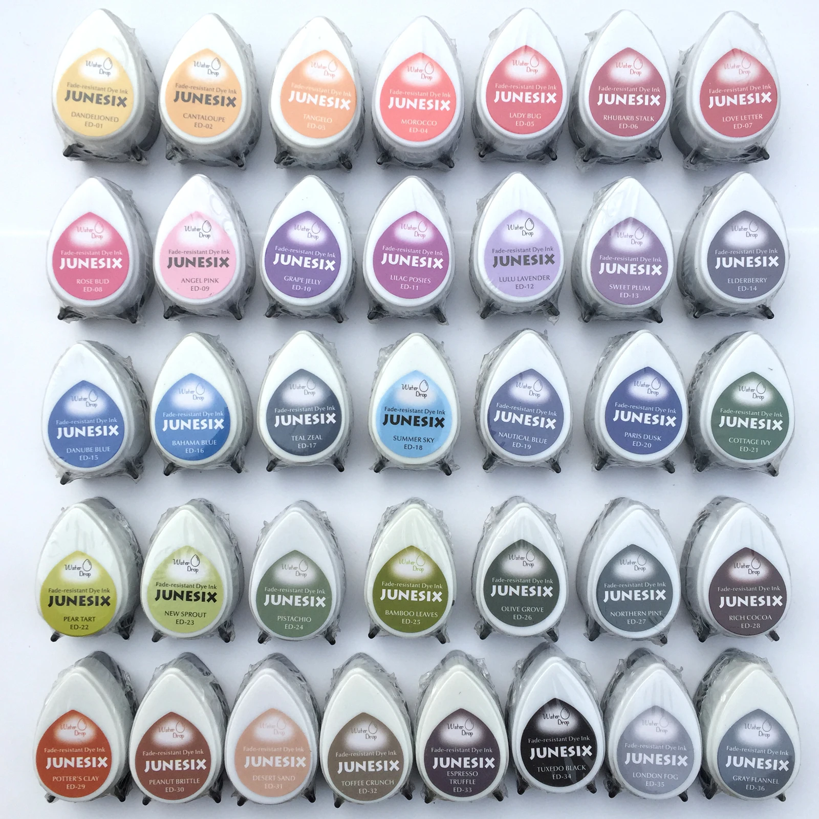 (10 pcs/lot) Fast drying eyes pigment ink pad drop shape for decorating carving rubber stamp,scrapbook inkpads for DIY creative
(10 pcs/lot) Fast drying eyes pigment ink pad drop shape for decorating carving rubber stamp,scrapbook inkpads for DIY creative
