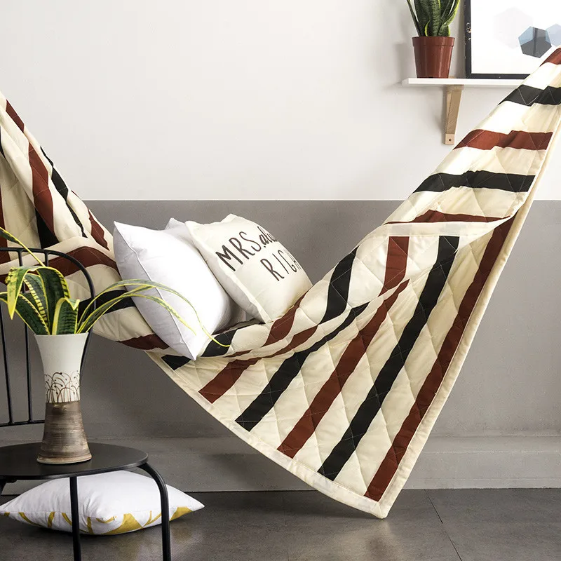 Summer is the new custom made by air conditioning, Thin quilt summer cool quilt is the gift, it can be washed wholesale
Summer is the new custom made by air conditioning, Thin quilt summer cool quilt is the gift, it can be washed wholesale