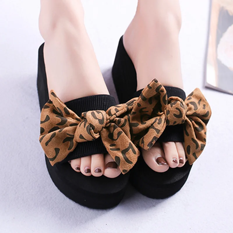 Women Bow Leopard Slippers Beach Wedge Hemp Platform Non Slip Flip Flop Casual Summer Outside Shoe Sandals Zapatos Mujer 0067W 
Women Bow Leopard Slippers Beach Wedge Hemp Platform Non Slip Flip Flop Casual Summer Outside Shoe Sandals Zapatos Mujer 0067W