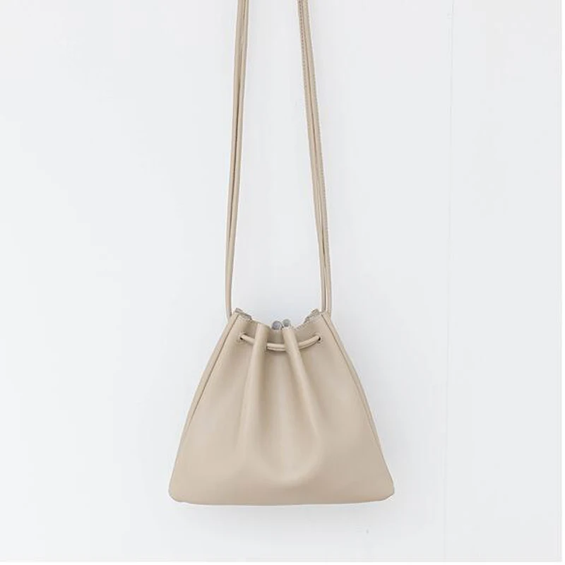 Korean Style Drawstring Casual Women Bags Designer Small Ladies Shoulder Bag PU leather Woman Crossbody Shoulder Bag Whole Sale
Korean Style Drawstring Casual Women Bags Designer Small Ladies Shoulder Bag PU leather Woman Crossbody Shoulder Bag Whole Sale