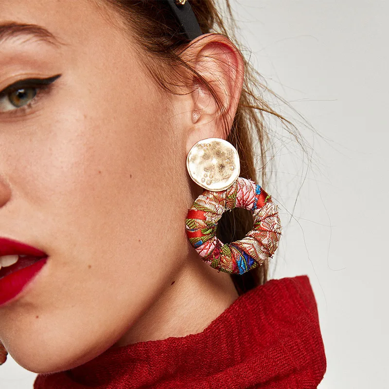 SHIFEEL 2019 New Arrival Occident Fashion Bohemia Textile cloth Weaving Circle Big Drop Earrings Long Pendients Women Jewelry
SHIFEEL 2019 New Arrival Occident Fashion Bohemia Textile cloth Weaving Circle Big Drop Earrings Long Pendients Women Jewelry