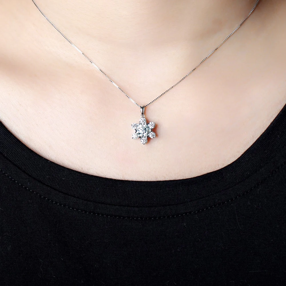 flower shape moissanite brilliant gemstone necklace (7)
