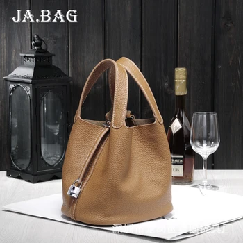 2019 Genuine Leather Messenger Bags,Fashion Lock Bucket Handbags,Luxury Silk High Quality Shoulder Bags,Crossbody Bag For Women
2019 Genuine Leather Messenger Bags,Fashion Lock Bucket Handbags,Luxury Silk High Quality Shoulder Bags,Crossbody Bag For Women