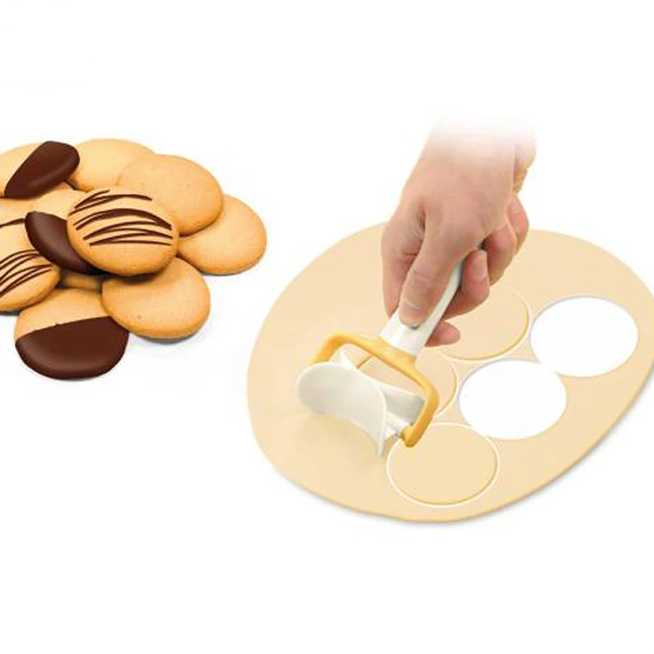 Pie-Mold-Plastic-Icing-Spatula-Round-Cookie-Cutter-Rolling-Biscuit-Cutting-Pastry-Blade-Circle-Dough-Cutter