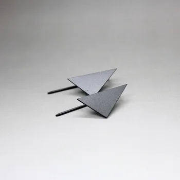 Simple ornament factory wholesale new high-end copper casting delicate beautiful geometric triangle stud earrings
Simple ornament factory wholesale new high-end copper casting delicate beautiful geometric triangle stud earrings