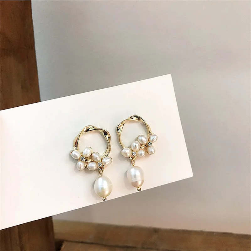 2019 New Korean Simple Simulated Pearl Metal Gold Color Circle Dangle Earrings For Women Girls Wholesale oorbellen Jewelry Gifts
2019 New Korean Simple Simulated Pearl Metal Gold Color Circle Dangle Earrings For Women Girls Wholesale oorbellen Jewelry Gifts