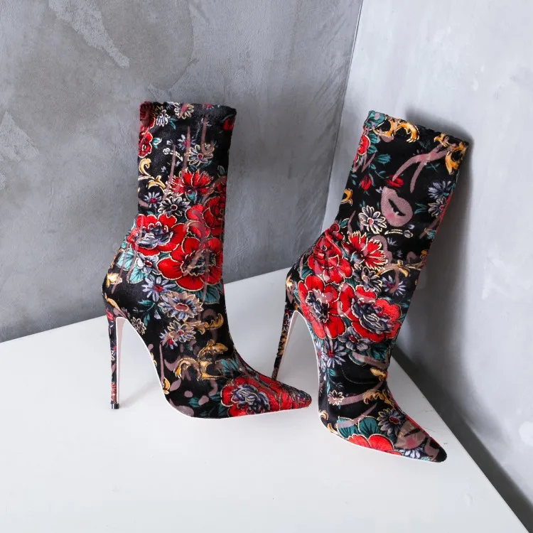 Sapato Feminino Zapatos Mujer Flower Print Women Boots High Heel Pointed Toe Ankle Boots Russia Rubber Boots winter boots
Sapato Feminino Zapatos Mujer Flower Print Women Boots High Heel Pointed Toe Ankle Boots Russia Rubber Boots winter boots