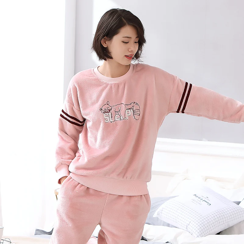 Autumn Winter Long Sleeved Men Flannel Thick Pink Pajamas Coral Fleece Couple Pajama Sets Cartoon Pyjamas Women Sleepwear Sets
Autumn Winter Long Sleeved Men Flannel Thick Pink Pajamas Coral Fleece Couple Pajama Sets Cartoon Pyjamas Women Sleepwear Sets
