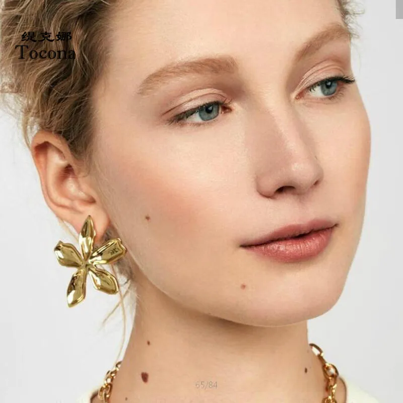 Tocona Top Selling Beautiful Flowers Shape Design For Women Girlfriends Gold Color Stud Earrings Jewelry Factory Price 6973
Tocona Top Selling Beautiful Flowers Shape Design For Women Girlfriends Gold Color Stud Earrings Jewelry Factory Price 6973