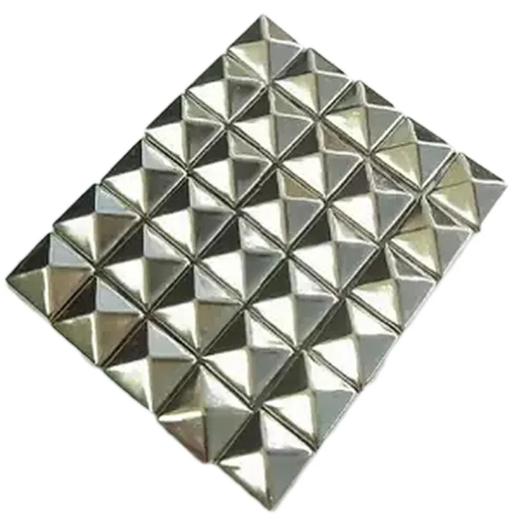 2018 10MM Square Spikes Garment Rivets for Clothing Four claw metal studs and Spikes for clothies 100pcs/lot
2018 10MM Square Spikes Garment Rivets for Clothing Four claw metal studs and Spikes for clothies 100pcs/lot