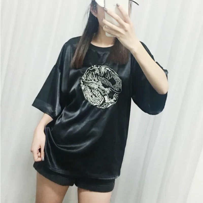 Vintage Dragon embroidered T-shirt O-Neck bright Satin Tees loose Harajuku Faux Silk half Bats sleeves Tops Spring 2018
Vintage Dragon embroidered T-shirt O-Neck bright Satin Tees loose Harajuku Faux Silk half Bats sleeves Tops Spring 2018