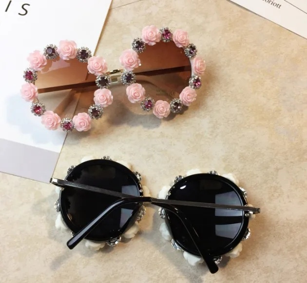 ZAOLIHU Round Shape Women Diamond Sunglasses Metal Female Flower Sun Glasses UV400 Luxury Cute Handmade Eyewear Gafas de sol
ZAOLIHU Round Shape Women Diamond Sunglasses Metal Female Flower Sun Glasses UV400 Luxury Cute Handmade Eyewear Gafas de sol