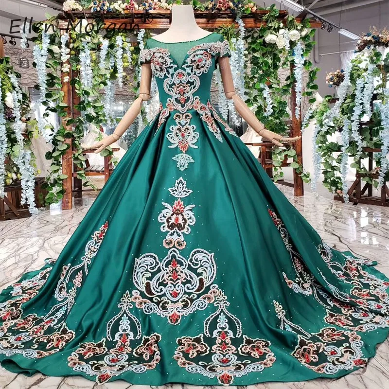 Saudi Arabian Colorful Green Evening Dresses Elegant Ball Gown Quinceanera Pageant For Miss Boat Neck Applique 2019 Prom Dress
Saudi Arabian Colorful Green Evening Dresses Elegant Ball Gown Quinceanera Pageant For Miss Boat Neck Applique 2019 Prom Dress