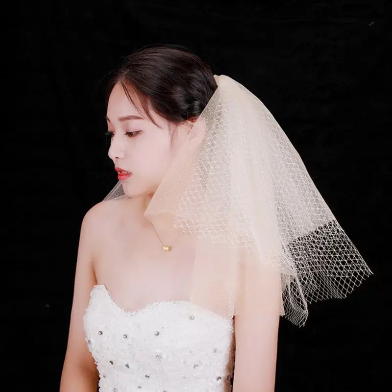 4 Tier Layered Women Wedding Veil Hollow Out Grid Mesh Short Fluffy Tulle Retro Bridal Veil Night Party Costume With Metal Combs
4 Tier Layered Women Wedding Veil Hollow Out Grid Mesh Short Fluffy Tulle Retro Bridal Veil Night Party Costume With Metal Combs