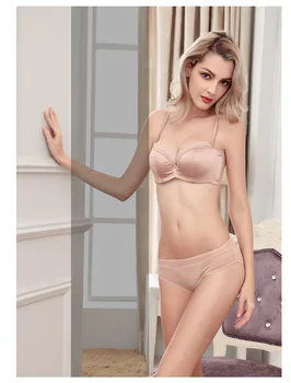 Sexy Lingerie set seamless Wedding Bra Set Size A-D 1/2 cup Push up Luxurious Embroidery Bra Brand Designer Bra underwear set
Sexy Lingerie set seamless Wedding Bra Set Size A-D 1/2 cup Push up Luxurious Embroidery Bra Brand Designer Bra underwear set