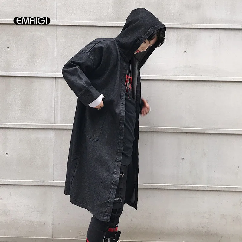 Men Streetwear Fashion Casual Hip Hop Denim Hooded Trench Jacket Male Casual Cloak Cardigan Cowboy Trench Coat
Men Streetwear Fashion Casual Hip Hop Denim Hooded Trench Jacket Male Casual Cloak Cardigan Cowboy Trench Coat