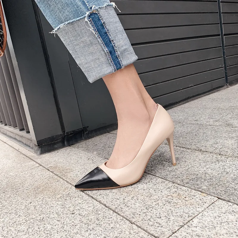 2019 spring and autumn new pointed color matching single shoes high heel stiletto shoes shallow mouth sets of women's shoes leat
2019 spring and autumn new pointed color matching single shoes high heel stiletto shoes shallow mouth sets of women's shoes leat